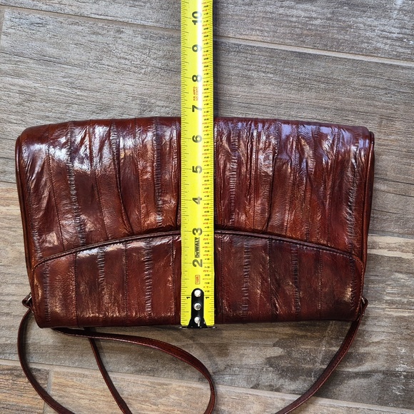 Eel Skin Leather Pleated Shoulder Bag Clutch, Korea - Picture 11 of 13